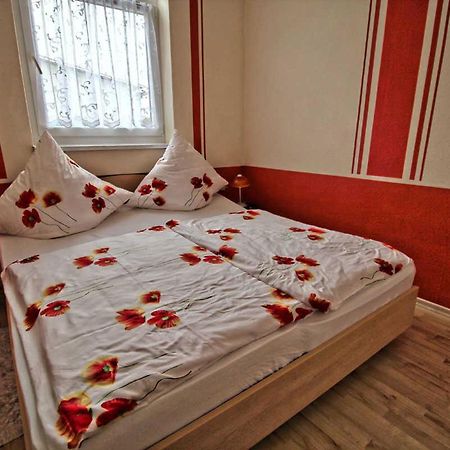 Ferienwohnung Thurk Сасниц Екстериор снимка