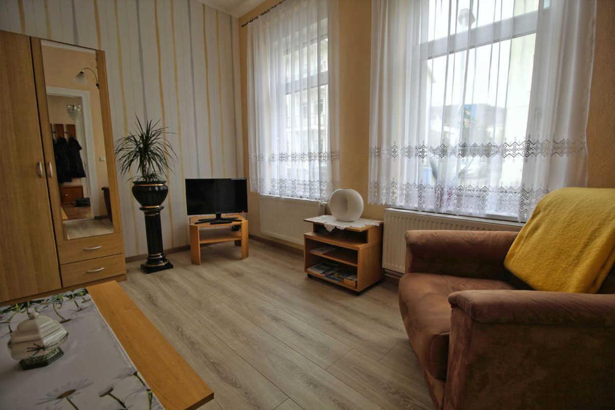 Ferienwohnung Thurk Сасниц Екстериор снимка